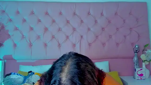 Snapshot of KourtneyEvans chatting on September 22, 2025, 6:36 pm KourtneyEvans online show from September 22, 2025, 6:36 pm