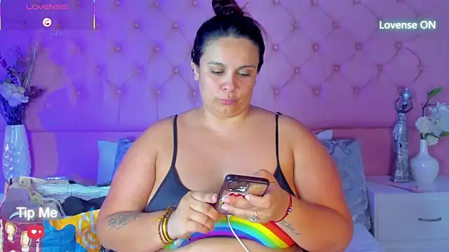 Snapshot of KourtneyEvans chatting on September 9, 2025, 7:45 pm KourtneyEvans online show from September 9, 2025, 7:45 pm