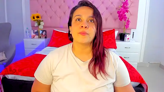 Snapshot of KourtneyEvans chatting on March 18, 2025, 3:01 pm KourtneyEvans online show from March 18, 2025, 3:01 pm