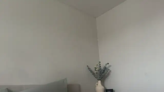 skyejde online show from February 9, 2026, 2:04 pm