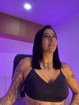 Snapshot of naiara_angels chatting on February 21, 2025, 5:46 am naiara angels online show from February 21, 2025, 5:46 am