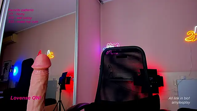 Snapshot of AmyLeeplay chatting on March 11, 2025, 8:09 pm AmyLeeplay online show from March 11, 2025, 8:09 pm