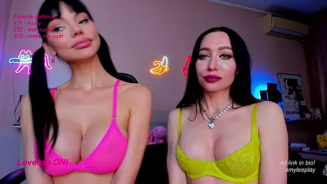 Snapshot of AmyLeeplay chatting on March 18, 2025, 10:04 pm AmyLeeplay online show from March 18, 2025, 10:04 pm