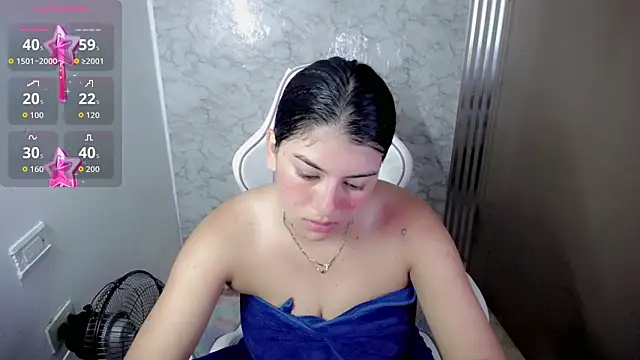 hello kityy25 online show from February 13, 2026, 1:33 pm