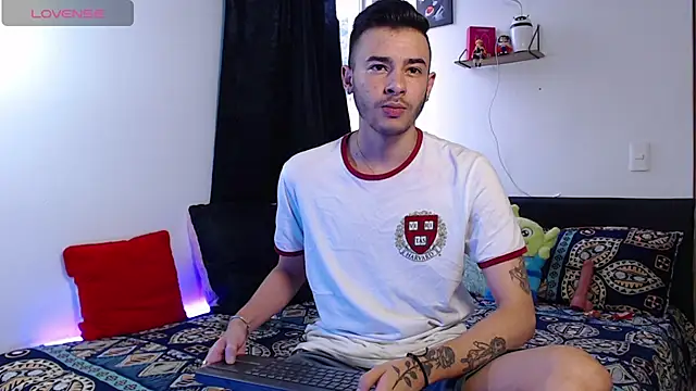 kyle clint07 online show from November 13, 2025, 9:30 pm