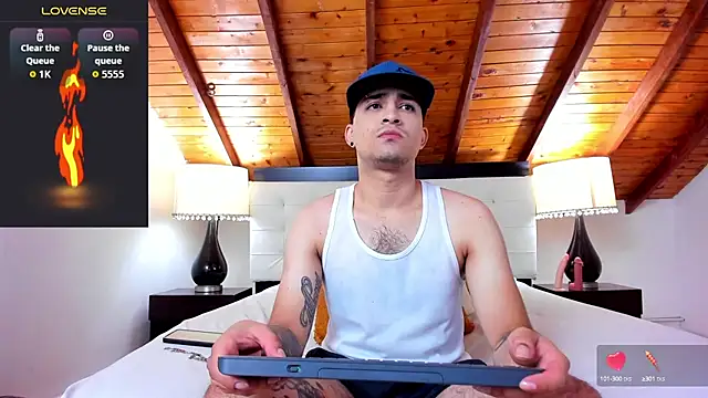 Sebastian Berne online show from October 10, 2025, 7:36 pm