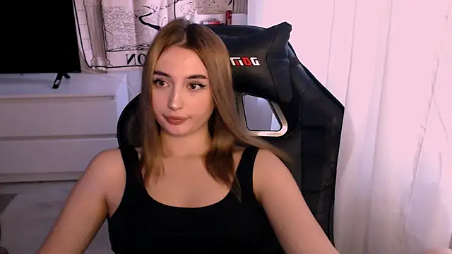 beauty blonde online show from September 11, 2025, 2:33 am