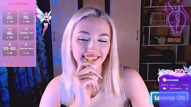 beauty blonde online show from March 5, 2025, 12:27 am