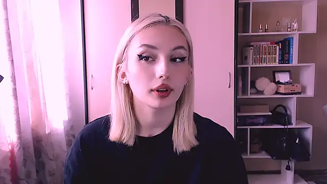 beauty blonde online show from March 6, 2025, 4:41 am