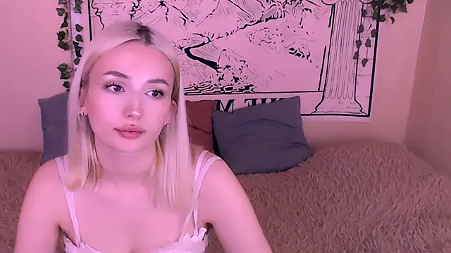 beauty blonde online show from March 10, 2025, 8:50 am