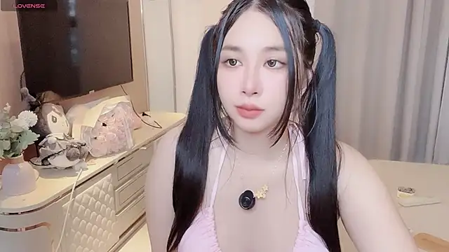 Snapshot of Moonccoi chatting on September 28, 2025, 12:17 am Moonccoi online show from September 28, 2025, 12:17 am