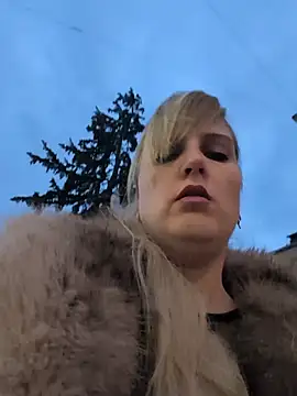 Sexybiene969 online show from March 28, 2026, 5:36 pm