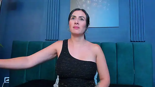 scarlet edwars online show from October 29, 2025, 7:57 pm