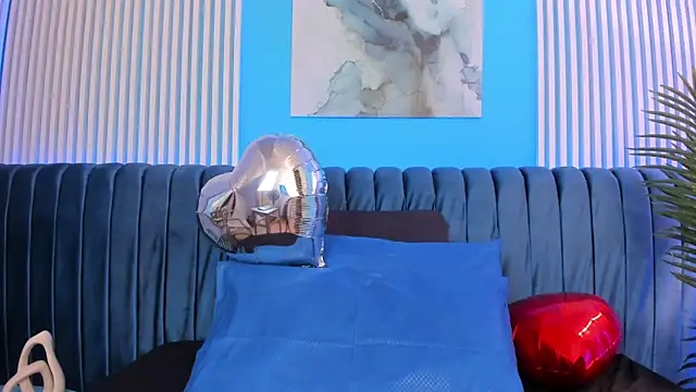 scarlet edwars online show from February 21, 2025, 7:10 pm