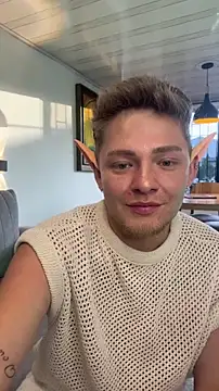 Angel Montiell online show from October 31, 2025, 10:16 pm