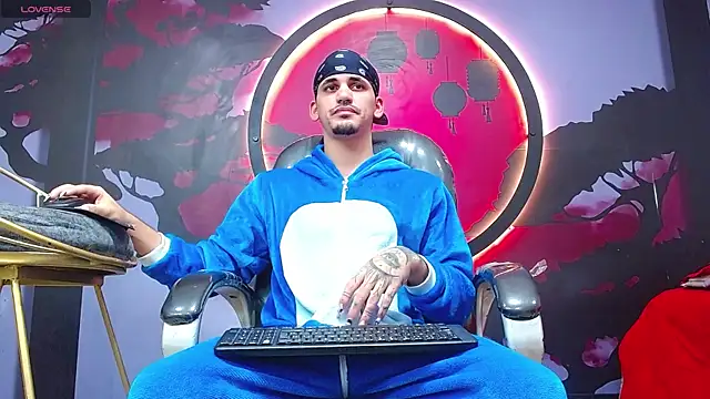 Dirty Kingg online show from November 7, 2025, 8:35 pm