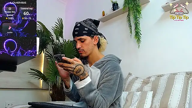 Dirty Kingg online show from September 12, 2025, 8:19 pm