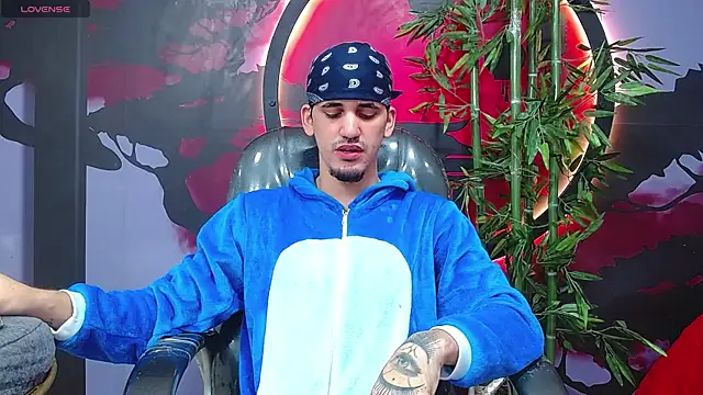 Dirty Kingg online show from November 25, 2025, 7:58 pm