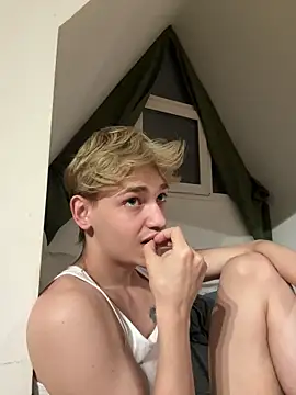 Julian wins online show from March 21, 2025, 3:02 pm