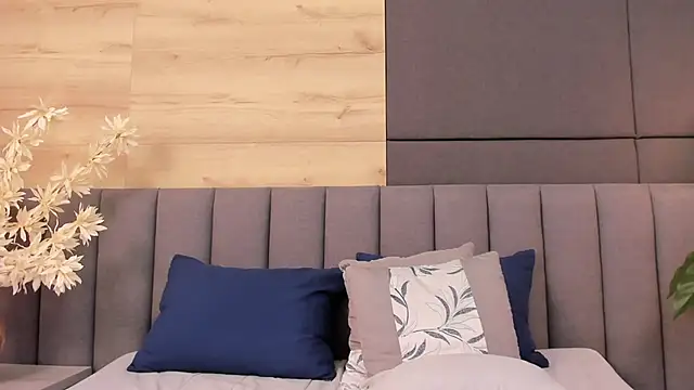 Snapshot of KiimCollins chatting on November 15, 2025, 9:19 pm KiimCollins online show from November 15, 2025, 9:19 pm