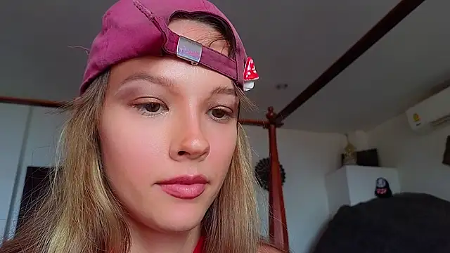 DemiDee online show from March 9, 2025, 9:35 am