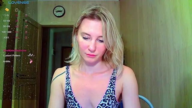 Snapshot of Caramel_piegirl chatting on July 18, 2026, 8:50 pm Caramel piegirl online show from July 18, 2026, 8:50 pm