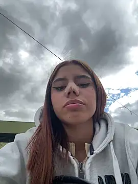 Laura-Khalifa online show from February 21, 2025, 8:38 pm