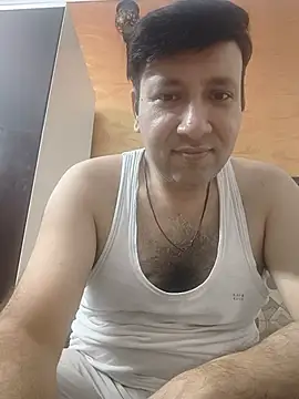 innocentboy1987 online show from July 10, 2026, 4:29 pm