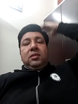 innocentboy1987 online show from March 10, 2025, 8:39 am