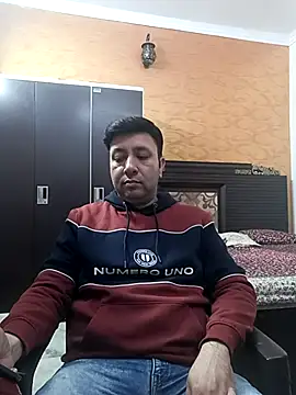 innocentboy1987 online show from November 29, 2025, 5:29 am