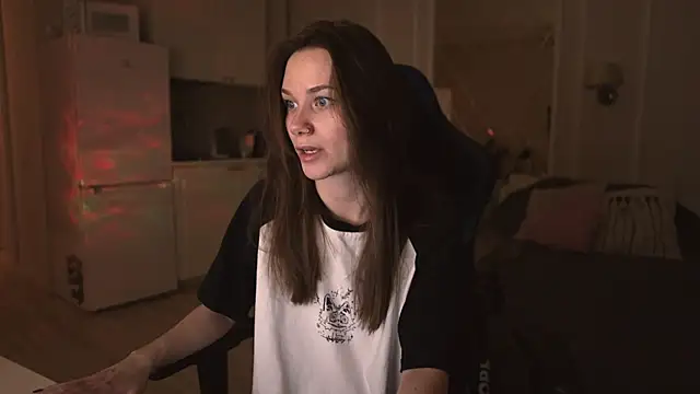 Snapshot of alexa_feels_ chatting on March 14, 2025, 1:05 am alexa feels online show from March 14, 2025, 1:05 am