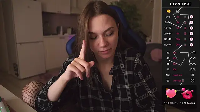 Snapshot of alexa_feels_ chatting on September 18, 2025, 3:48 pm alexa feels online show from September 18, 2025, 3:48 pm