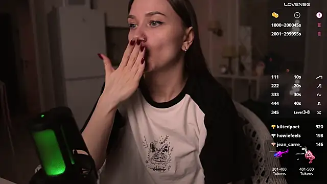 Snapshot of alexa_feels_ chatting on February 9, 2025, 9:39 pm alexa feels online show from February 9, 2025, 9:39 pm