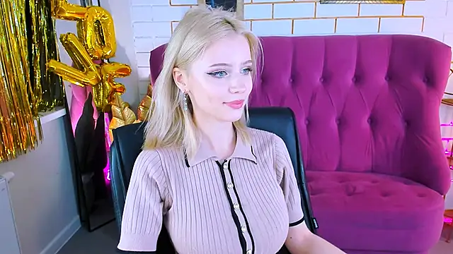 LeonaStane online show from September 25, 2025, 5:08 pm