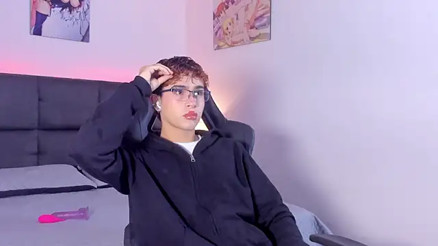 Aiiden 15 online show from October 10, 2025, 12:28 pm