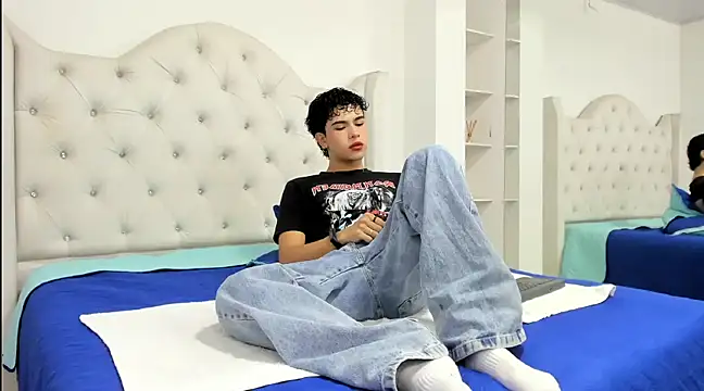 Aiiden 15 online show from February 28, 2025, 2:42 pm