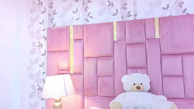 ArianaFranco online show from May 16, 2026, 7:57 pm
