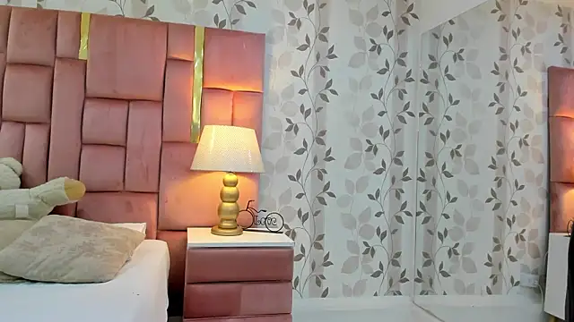 ArianaFranco online show from February 24, 2026, 12:39 pm