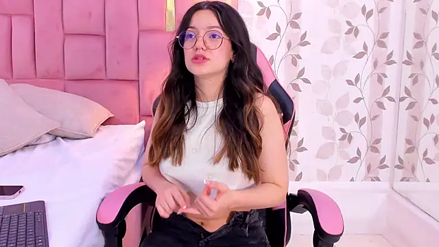 Snapshot of ArianaFranco chatting on September 22, 2025, 5:19 pm ArianaFranco online show from September 22, 2025, 5:19 pm