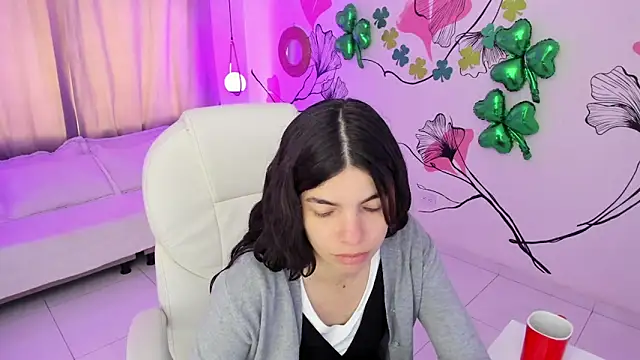 Isabela Fiorelli online show from March 28, 2026, 1:23 pm