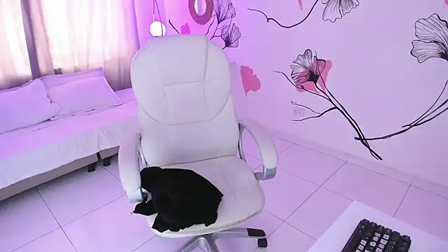 Isabela Fiorelli online show from September 26, 2025, 1:18 pm