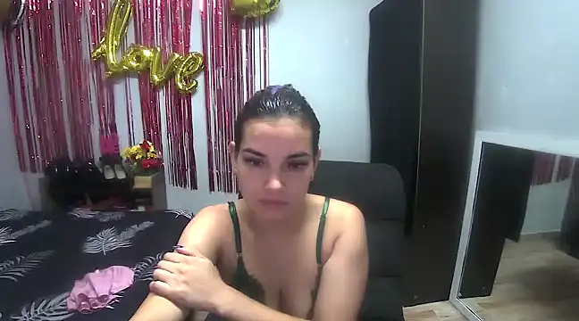 Girasol2630 online show from February 26, 2025, 7:10 pm