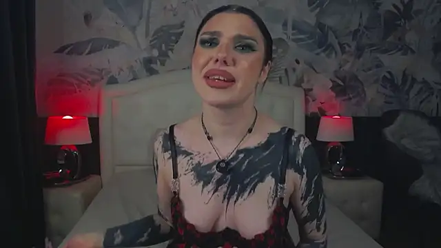 MaeveMoon online show from April 16, 2026, 9:15 pm