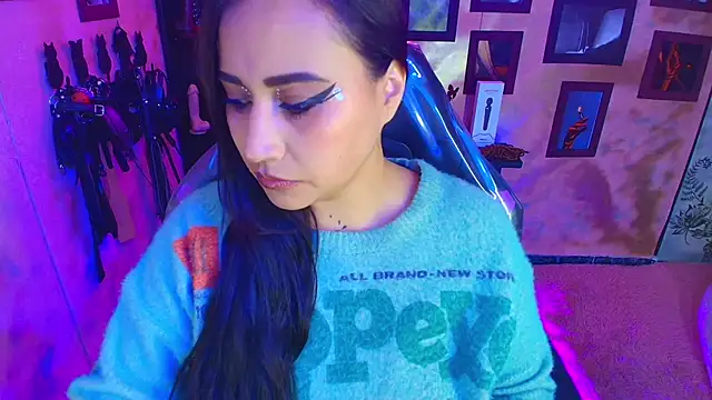 cherryy bombshelll online show from October 6, 2025, 3:35 pm