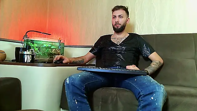 Snapshot of JamieNoxus chatting on March 11, 2025, 5:35 am JamieNoxus online show from March 11, 2025, 5:35 am