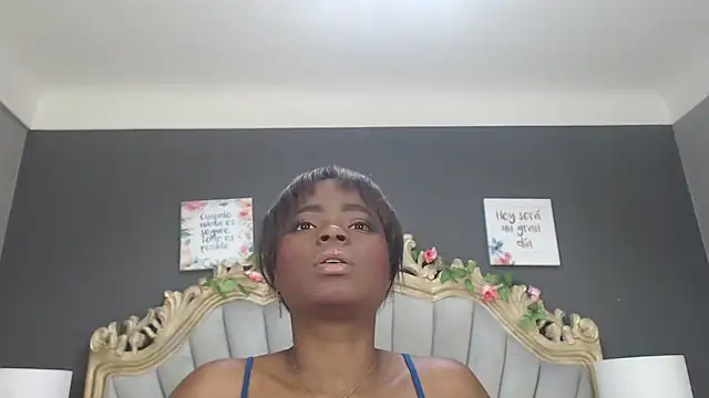 LindaBird online show from September 12, 2025, 8:08 pm