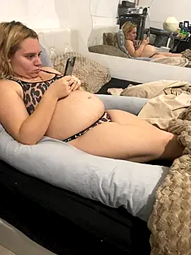 Snapshot of Princessemisse chatting on November 29, 2025, 4:40 pm Princessemisse online show from November 29, 2025, 4:40 pm