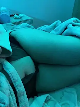 Snapshot of Princessemisse chatting on October 31, 2025, 8:27 pm Princessemisse online show from October 31, 2025, 8:27 pm