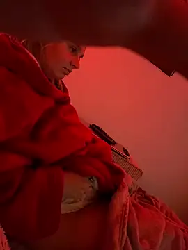 Snapshot of Princessemisse chatting on October 6, 2025, 7:47 pm Princessemisse online show from October 6, 2025, 7:47 pm