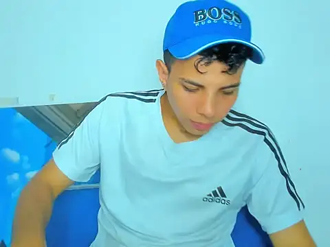 Snapshot of Alessandro_1610 chatting on March 21, 2025, 5:11 am Alessandro 1610 online show from March 21, 2025, 5:11 am